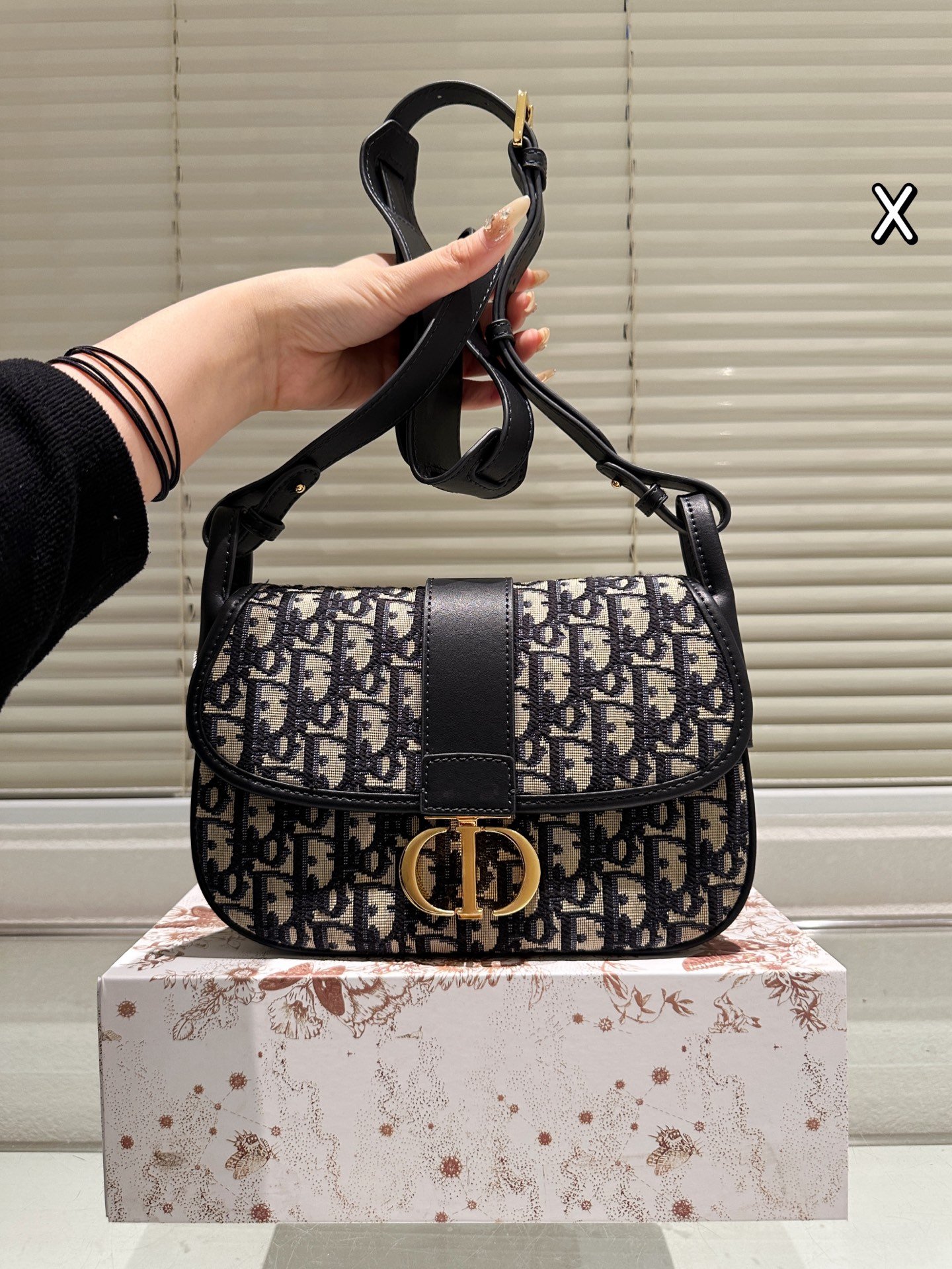 20250823224316.jpeg 【Glamour Bags 】28 bag - Image 1